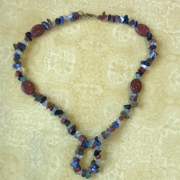 Semi precious gemstones necklace & earrings set. - Picture 3 of 3